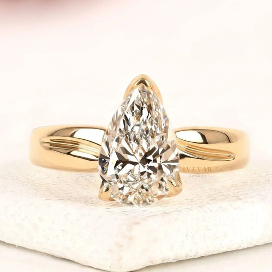 Pear Moissanite Diamond Solitaire Teardrop Engagement Ring