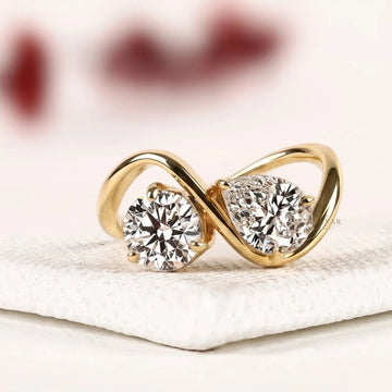 Round and Pear Cut Moissanite Diamond Wave Band Toi et Moi Ring