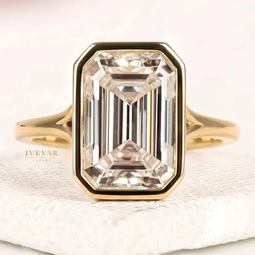 Bezel Setting Emerald Lab Diamond Solitaire Engagement Ring