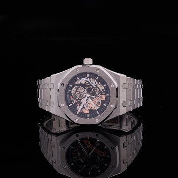 Silver Roman Dial Watch Executive Luxury Timepiece