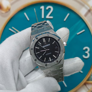 A great watch doesn’t just tell time—it tells your story. Elevate your everyday look with a piece that speaks of class, precision, and ambition.