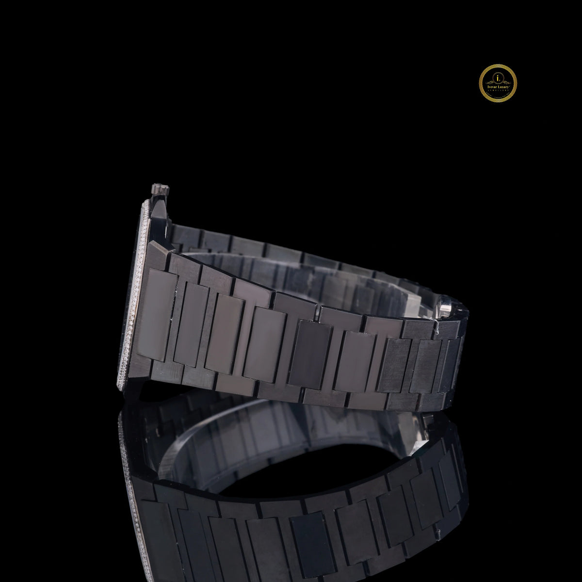 Black Diamond Bezel Minimalist Men's Metal Bracelet Watch - View 3