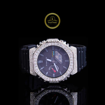 Fully Iced Luxury Wristwatch with Diamond Bezel – Modern Street Style and Timeless Elegance