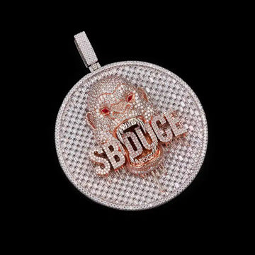 Luxury pendant with 'Sabrina' engraving 