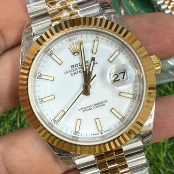 Premium  Diamond  Watch  Luxury  Statement  Timepiece  with  Brilliant  Shine By Ivevar