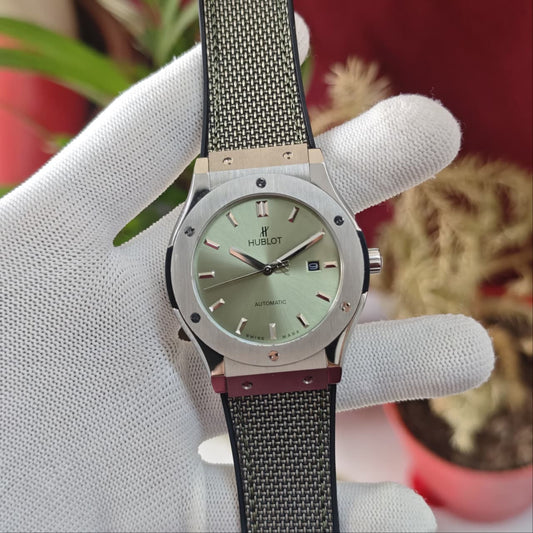 Luxury Gold Boys Watch Premium Men's Designer Timepiece Elegant Wrist Watch for Men by Ivevar