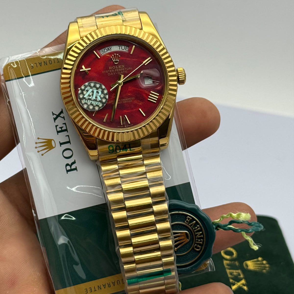 Luxury Gold & Rose Gold Day and Date Watches with Elegant Color Dials - view 5