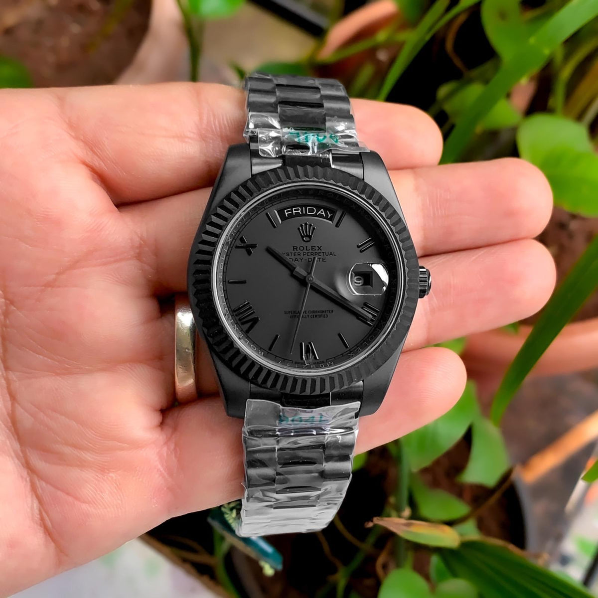 Black Dial Calendar Automatic Stainless Steel Bracelet Watch - View 3