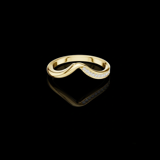 Curved Wave Round Cut Moissanite Diamond Wedding Band