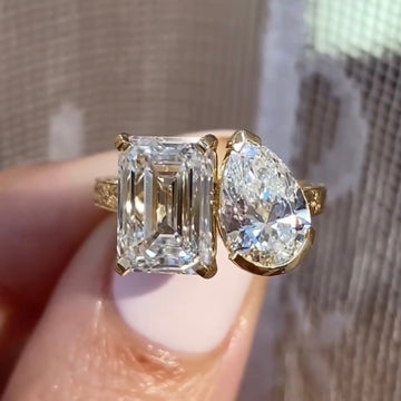 Emerald And Pear Cut Toi et Moi Lab Diamond Ring