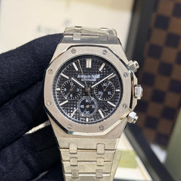 Stylish Men's Watch  Premium Fashion Watch for Everyday Luxury By Ivevar
