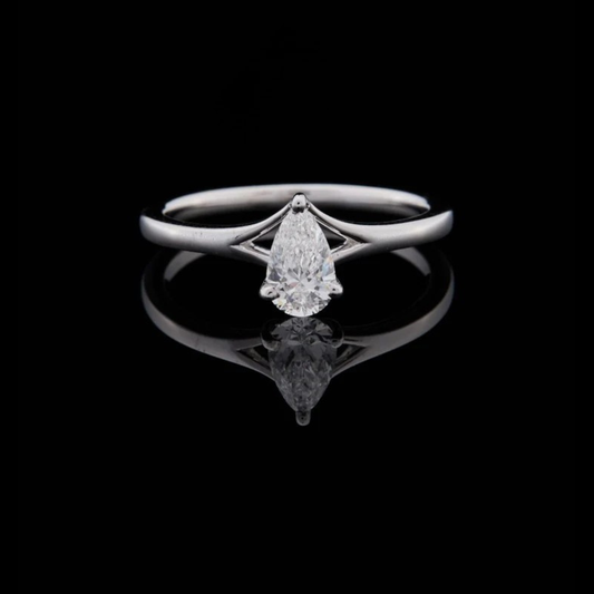 Pear Cut Moissanite Diamond Solitaire Ring With Unique Band