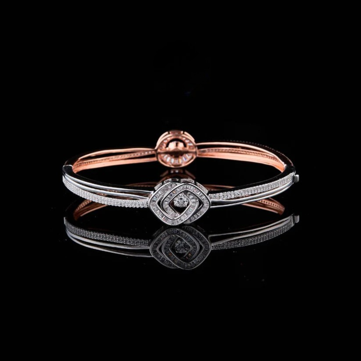 Modern Design Two Tone Lab Diamond Geometric Bracelet For Girlfriend